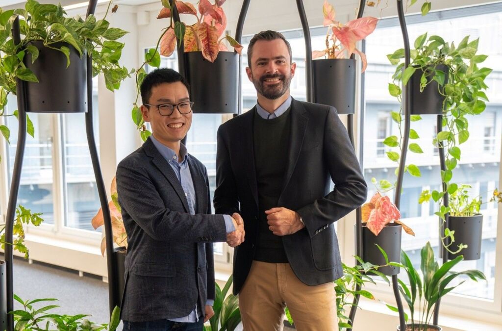 Ondrej Szabo (ecoinvent) and Johnson Gui (HiQLCD) meeting.